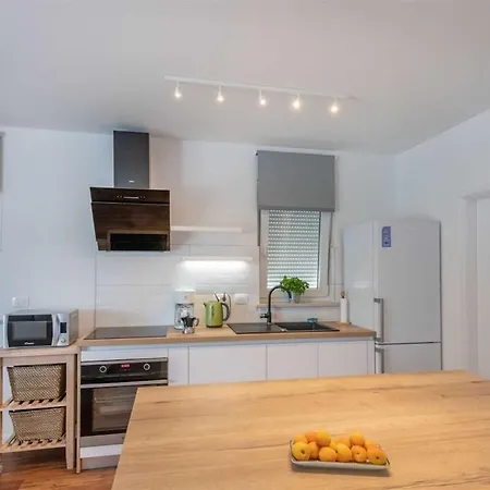 Grace, A Romantic Single Story With A Pool * Veligolji