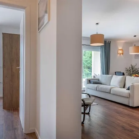 Grace, A Romantic Single Story With A Pool *