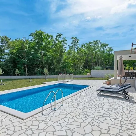 Holiday home Grace, A Romantic Single Story With A Pool *
