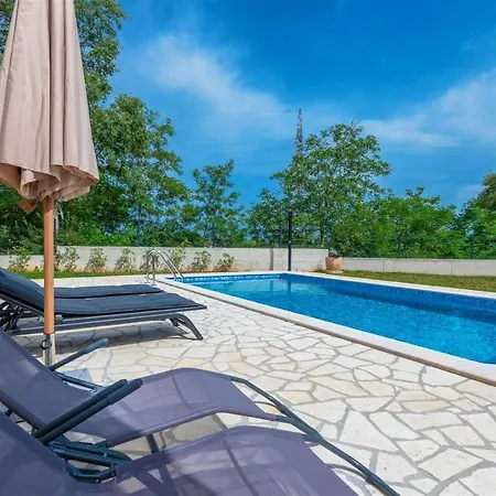 Holiday home Grace, A Romantic Single Story With A Pool