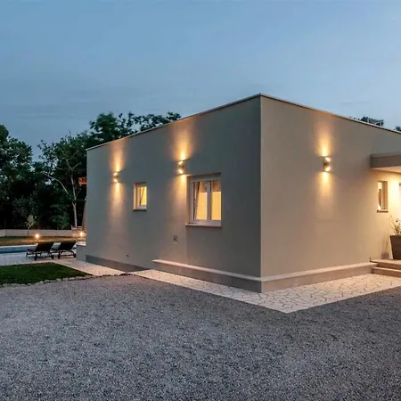 Vikendica Grace, A Romantic Single Story With A Pool *