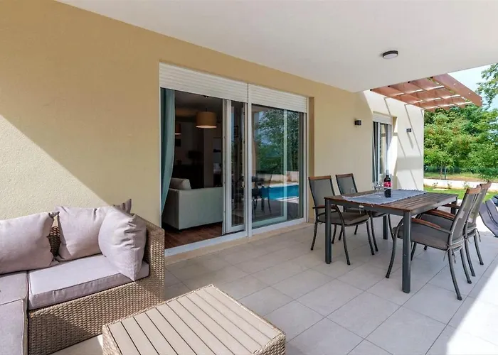 Vikendica Grace, A Romantic Single Story With A Pool Veligolji