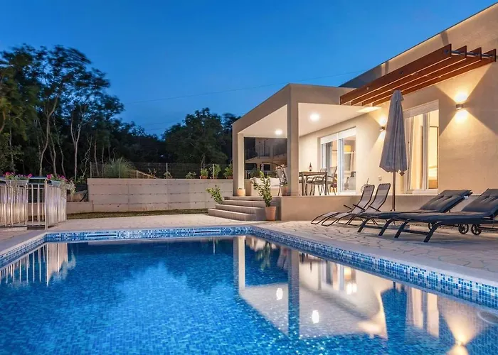 Vikendica Grace, A Romantic Single Story With A Pool Veligolji