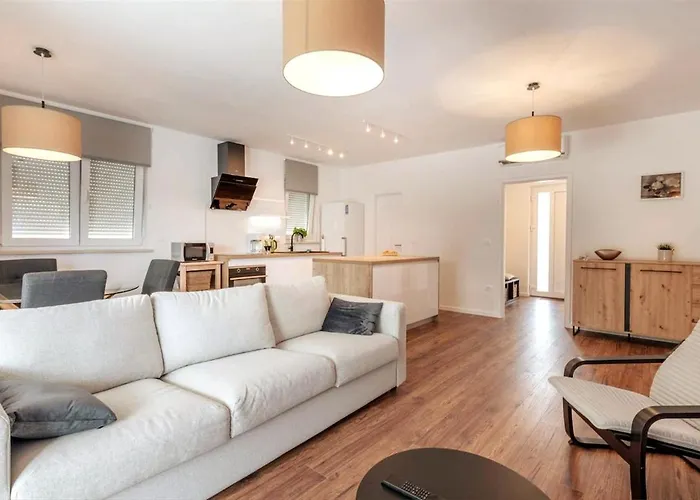 Grace, A Romantic Single Story With A Pool Vikendica *