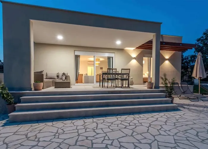 Vikendica Grace, A Romantic Single Story With A Pool Veligolji